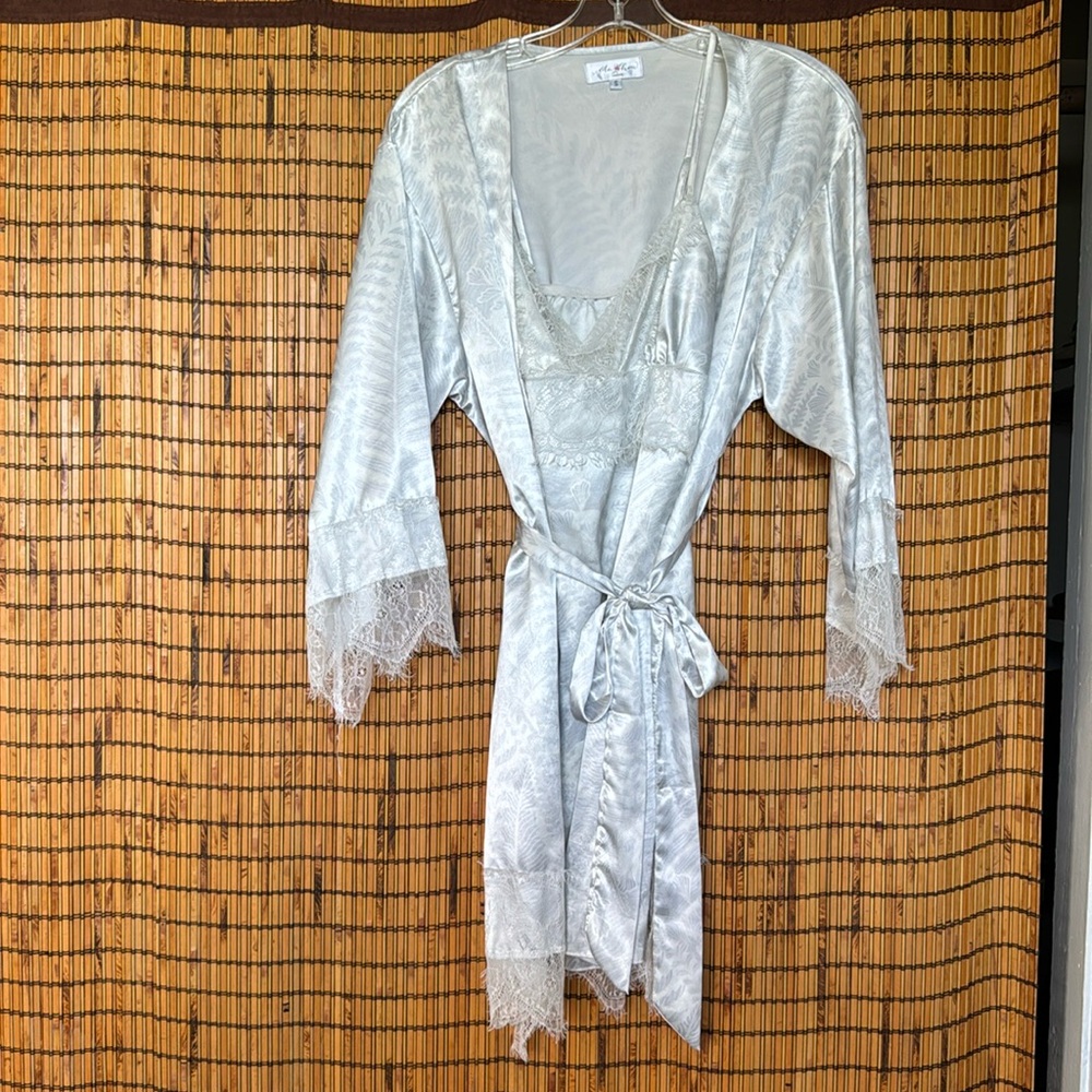 Ola Hou Nightgown and Robe set